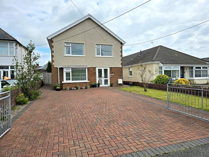 3 Bedroom Detached House For Sale In The Crescent, Aberkenfig, CF32