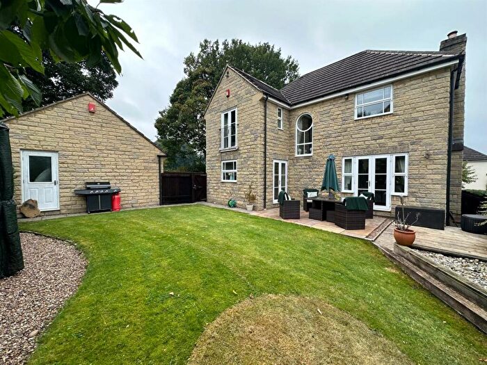 4 Bedroom Detached House To Rent In Swan Avenue, Gilstead, Eldwick, BD16