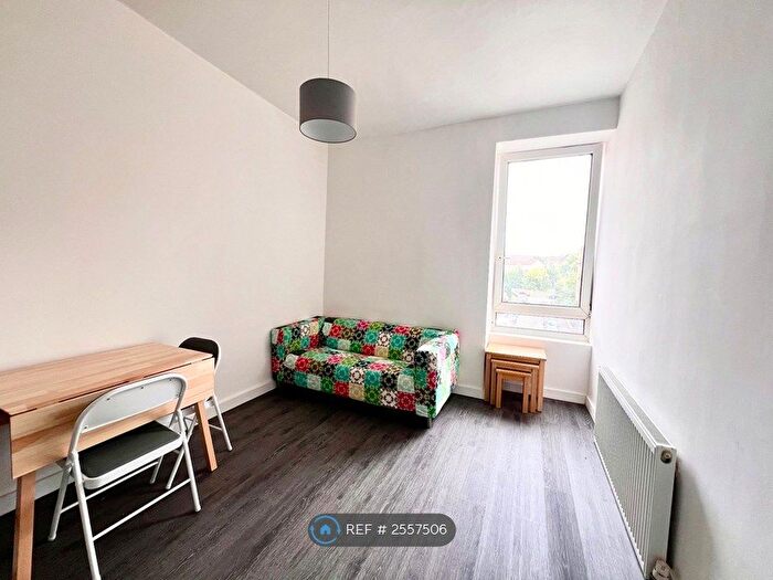 1 Bedroom Flat To Rent In Newlands Road, Glasgow, G44