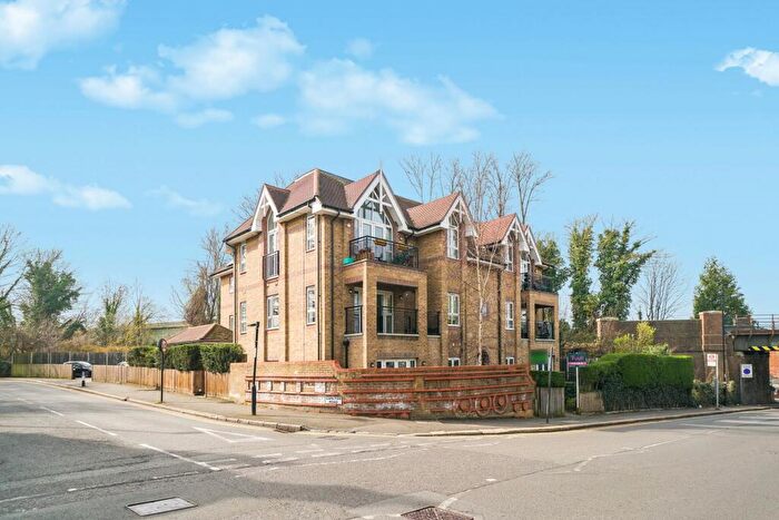 2 Bedroom Apartment For Sale In Selsdon Road, South Croydon, CR2