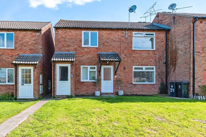 2 Bedroom Flat For Sale In Gatcombe Drive, Stoke Gifford, Bristol, Gloucestershire, BS34