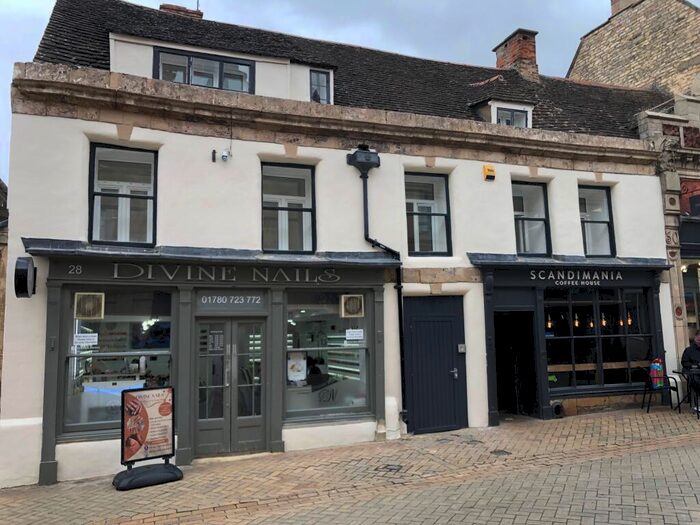 2 Bedroom Apartment To Rent In High Street, Stamford, PE9