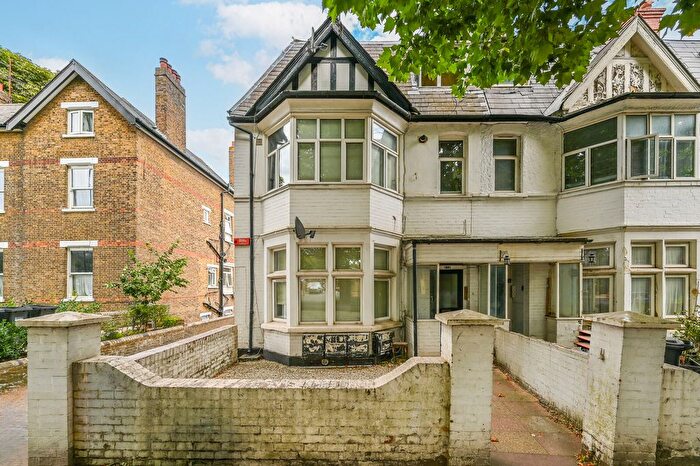 1 Bedroom Flat To Rent In , Boston Manor, Brentford, TW8