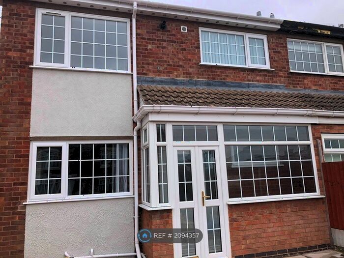 3 Bedroom Semi-Detached House To Rent In London Road, Hinckley, LE10