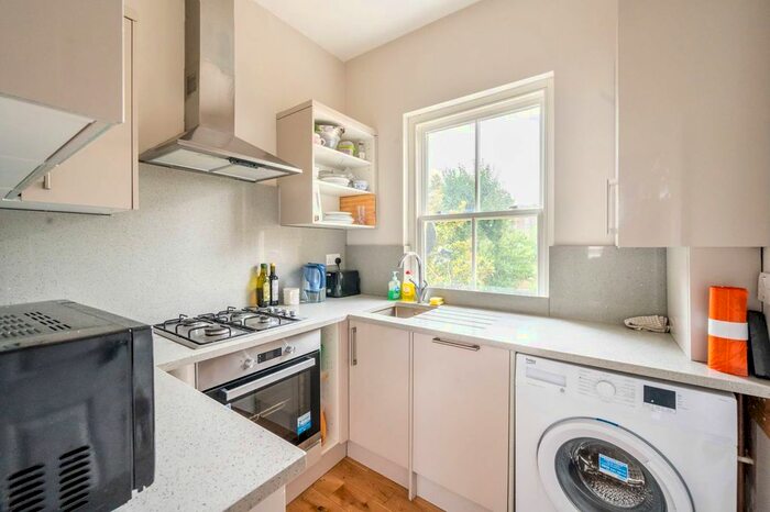 Studio To Rent In Endlesham Road, Balham, London, SW12