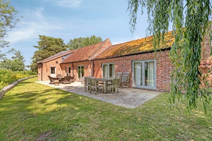 4 Bedroom Detached Bungalow For Sale In Beautiful Single Story Barn Conversion In South Creake, NR21