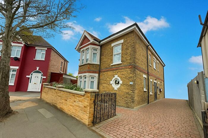 1 Bedroom Flat To Rent In Ellison Gardens, Southall, Greater London, UB2