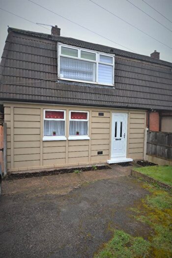 3 Bedroom Semi-Detached House To Rent In Milton Drive, Worksop, S81