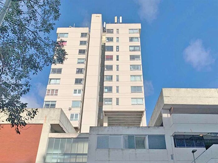 2 Bedroom Flat For Sale In The Mall, Bromley, BR1