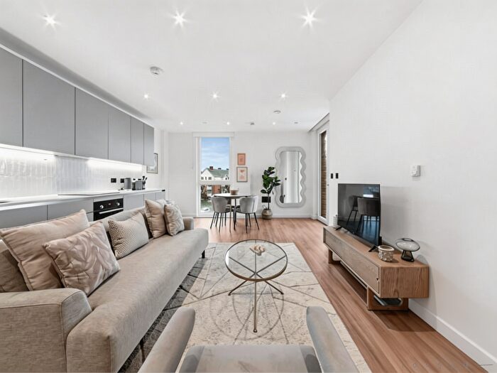 2 Bedroom Flat To Rent In Stamford Road, London, N15