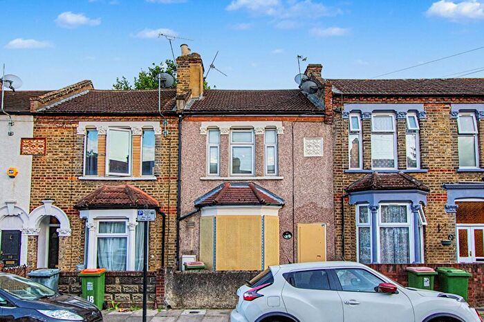 2 Bedroom Terraced House For Sale In Khartoum Road, Plaistow, London, E13