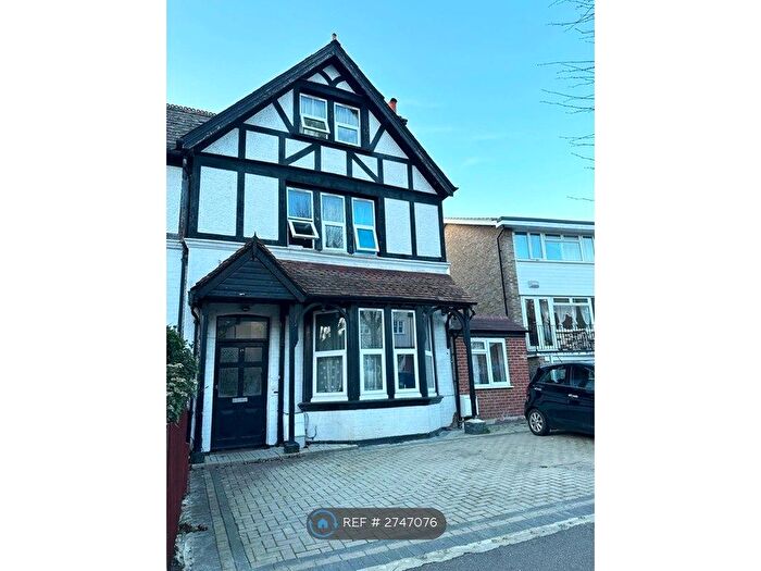 6 Bedroom Flat To Rent In Surbiton, Surbiton, KT5