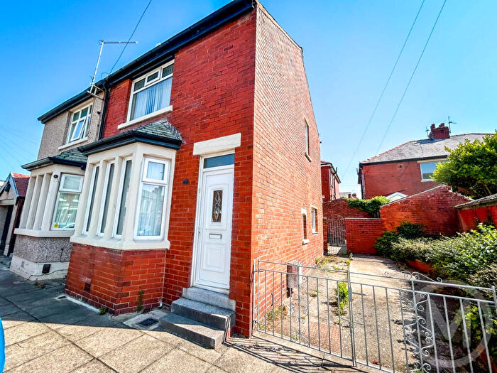3 Bedroom Semi-Detached House For Sale In Clinton Avenue, Blackpool, FY1