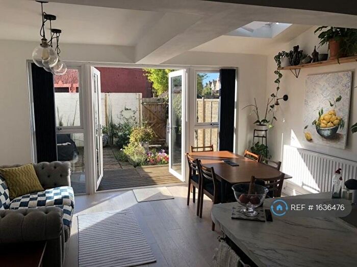 2 Bedroom Terraced House To Rent In Park Avenue, Bristol, BS3