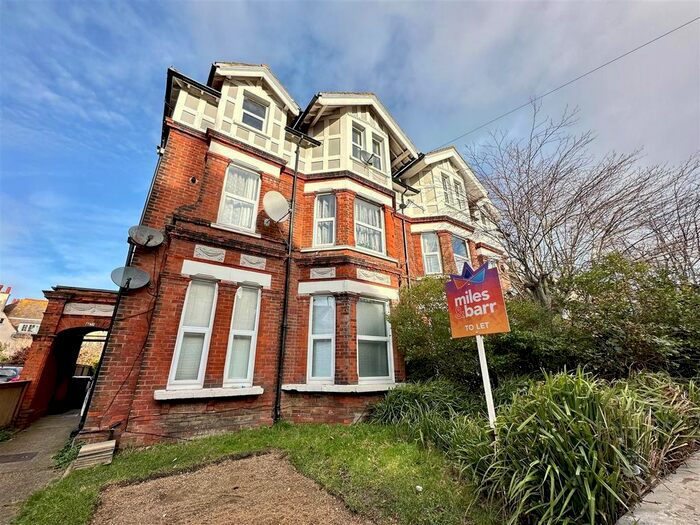 2 Bedroom Flat To Rent In Millfield, Folkestone, CT20