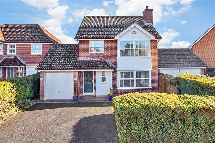 4 Bedroom Detached House For Sale In Sissinghurst Drive, Maidstone, Kent, ME16