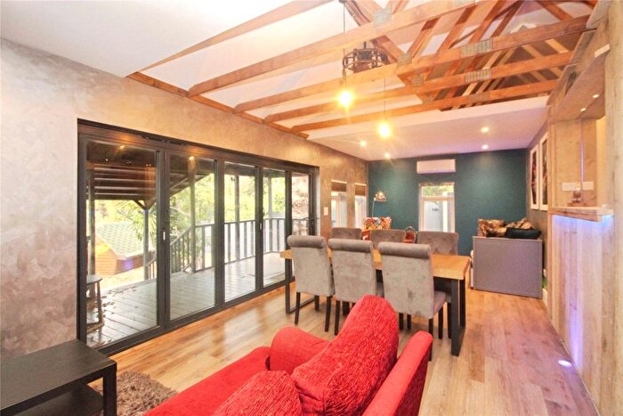 2 Bedroom Bungalow To Rent In Gibsons Hill, London, SW16