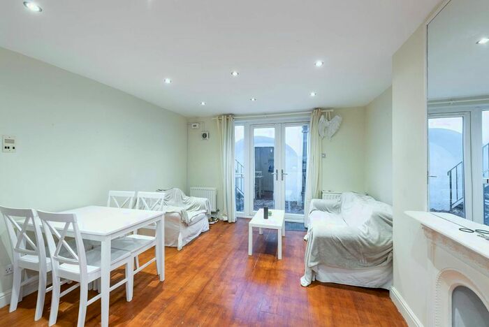 2 Bedroom Flat To Rent In Aylesford Street, Pimlico, London, SW1V