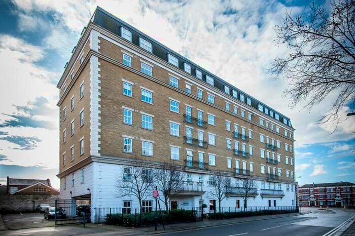 2 Bedroom Flat To Rent In Clapham Park Road, SW4