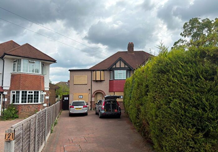 4 Bedroom Semi-Detached House For Sale In Glebe Gardens, New Malden, Surrey, KT3