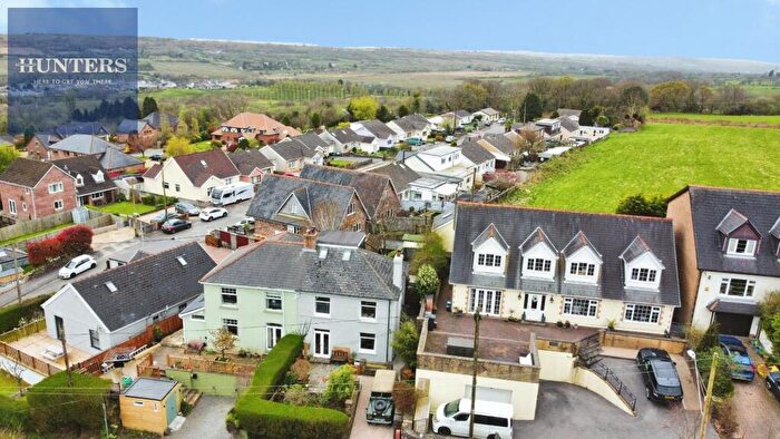 4 Bedroom Semi-Detached House For Sale In Ffordd Raglan, Heol-y-Cyw, CF35