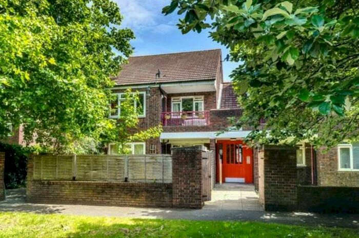 1 Bedroom Apartment To Rent In Bell Green, Sydenham, London, SE26