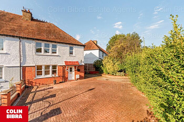 4 Bedroom Semi-Detached House To Rent In Popes Lane, London, W5