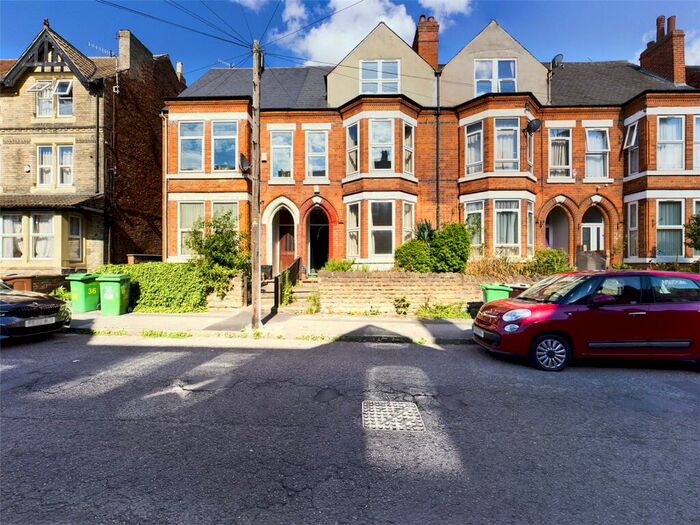 5 Bedroom Terraced House To Rent In Burford Road, Nottingham, Nottinghamshire, NG7