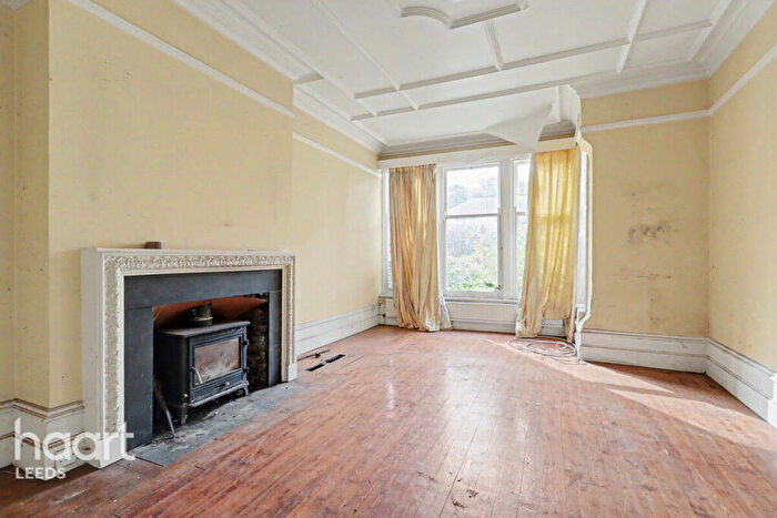 7 Bedroom Semi-Detached House For Sale In Laurel Mount, Leeds, LS7