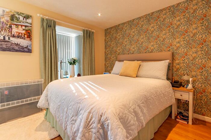 2 Bedroom Semi-Detached House For Sale In Stead Hill Way, Thackley, Bradford, West Yorkshire, BD10