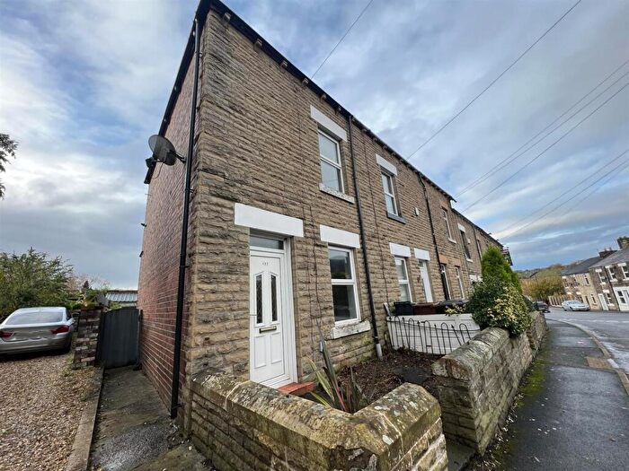 2 Bedroom House To Rent In Hadfield Road, Hadfield, Glossop, SK13