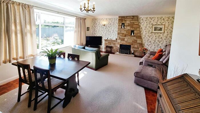 3 Bedroom Detached Bungalow For Sale In Hailwood, Fir Tree, DL15