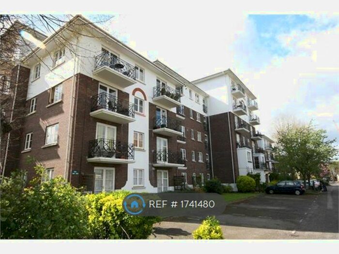 1 Bedroom Flat To Rent In Brompton Park Crescent, London, SW6