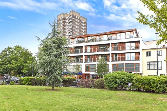 2 Bedroom Flat For Sale In Vallance Road, London, E1