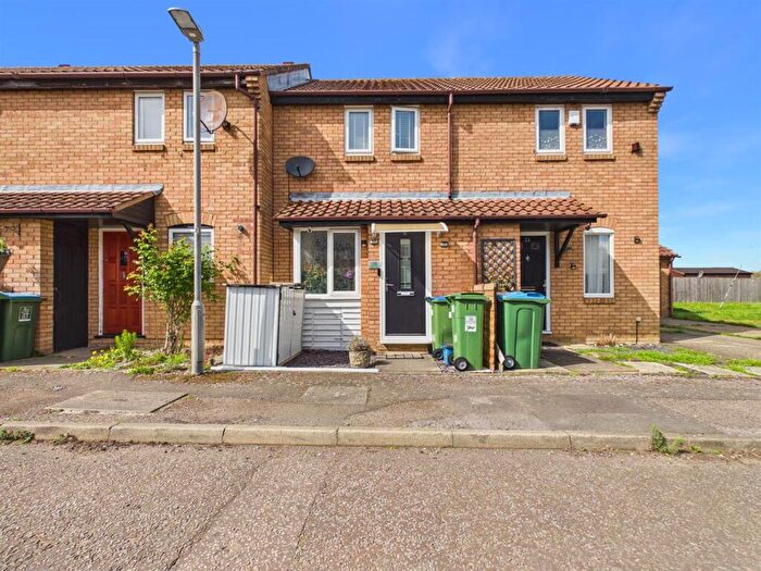 1 Bedroom Terraced House For Sale In Eames Close, Cleveland Park, Aylesbury, HP20