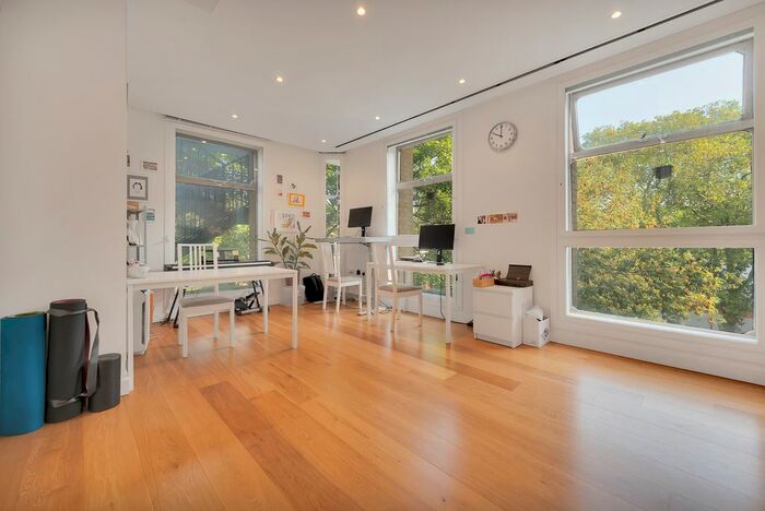 1 Bedroom Flat To Rent In Highbury Crescent, Highbury, London, N5