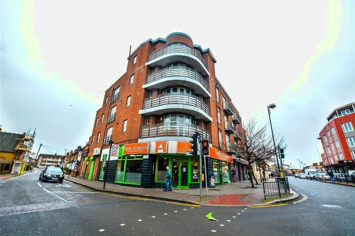 2 Bedroom Flat To Rent In School Road, Hounslow, TW3