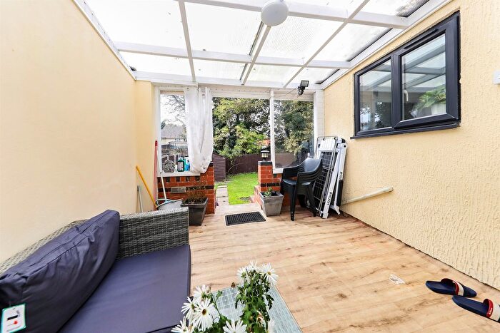 3 Bedroom Semi-Detached House For Sale In Deans Road, Wolverhampton, WV1