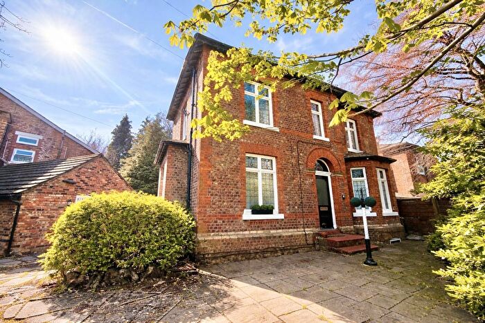 4 Bedroom Detached House For Sale In Doveston Road, Sale, M33