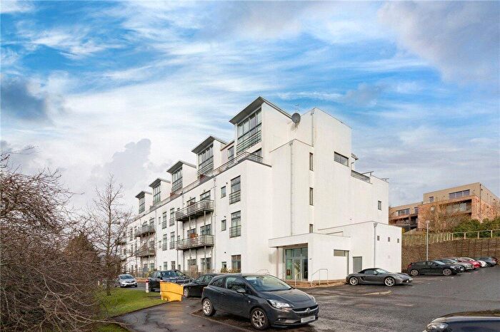 2 Bedroom Apartment To Rent In Southbrae Gardens, Glasgow, G13