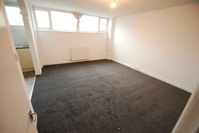 1 Bedroom Flat To Rent In Torbay Road, Paignton, TQ4