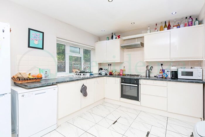 4 Bedroom Terraced House To Rent In Broadwater Road, London, SW17