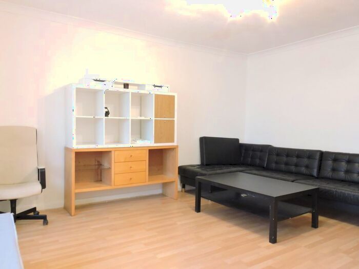 5 Bedroom Semi-Detached House To Rent In Ashley Road, Enfield, EN3