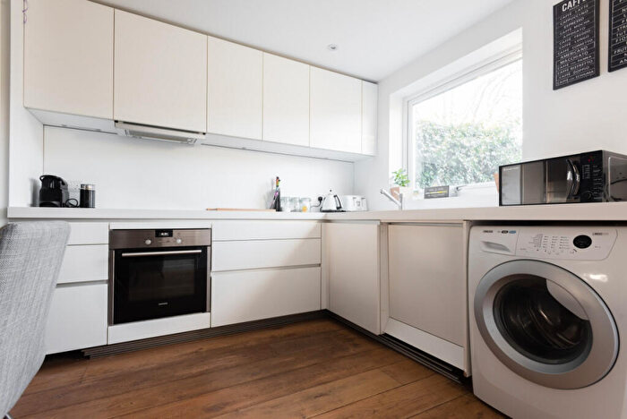 4 Bedroom Apartment To Rent In Greenland Quay, SE16