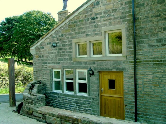 2 Bedroom Semi-Detached House To Rent In Stalley Royd, Jackson Bridge, Holmfirth, HD9