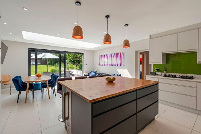 5 Bedroom Detached House For Sale In High View, Cheam, SM2