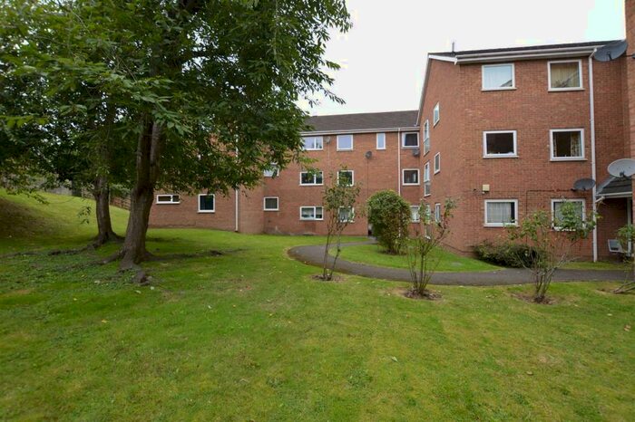 2 Bedroom Apartment To Rent In Epping Close, RG1