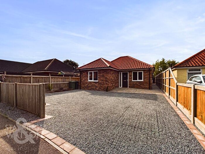 3 Bedroom Detached Bungalow For Sale In Loddon Road, Ditchingham, Bungay, NR35