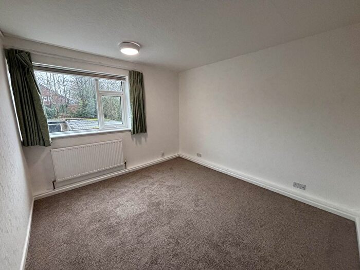 3 Bedroom Flat To Rent In Park Lane Court, Bury New Road, M7