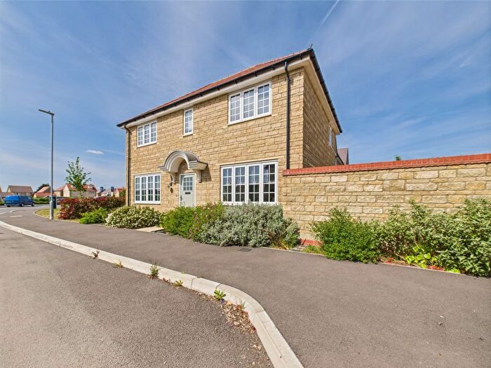 4 Bedroom Detached House For Sale In Maple Drive, Somerton, TA11
